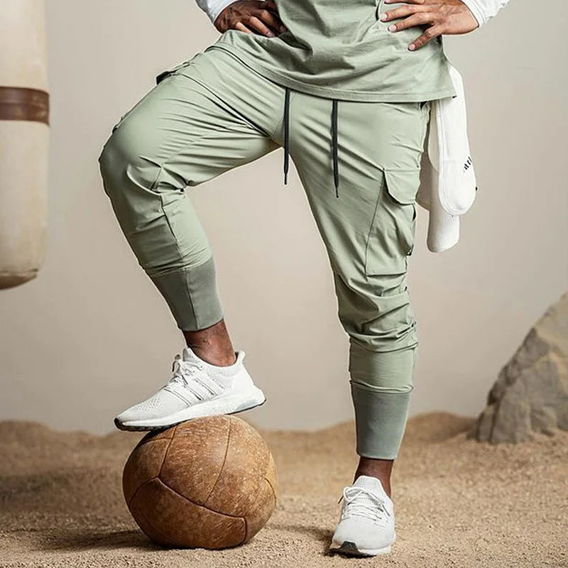 EverydayEssential™ 
MEN’S COMFORT CARGO PANTS